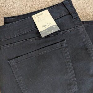 Black Curvy Skinny jeans NWT